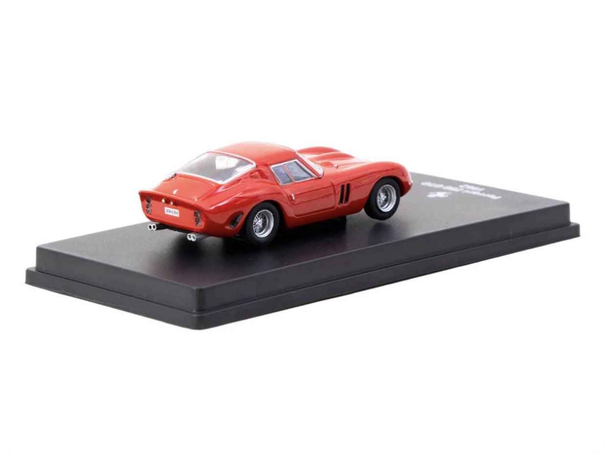 Car in Magazine CENTAURIA IXO  - Die Cast Car 1 64 recensione e prezzo